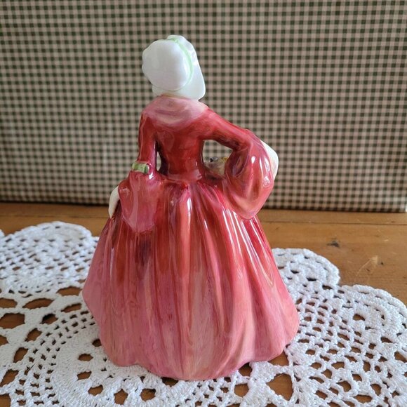 “Janet” Figurine HN1537 of Royal Doulton - Lady with Flower Basket - Picture 6 of 12